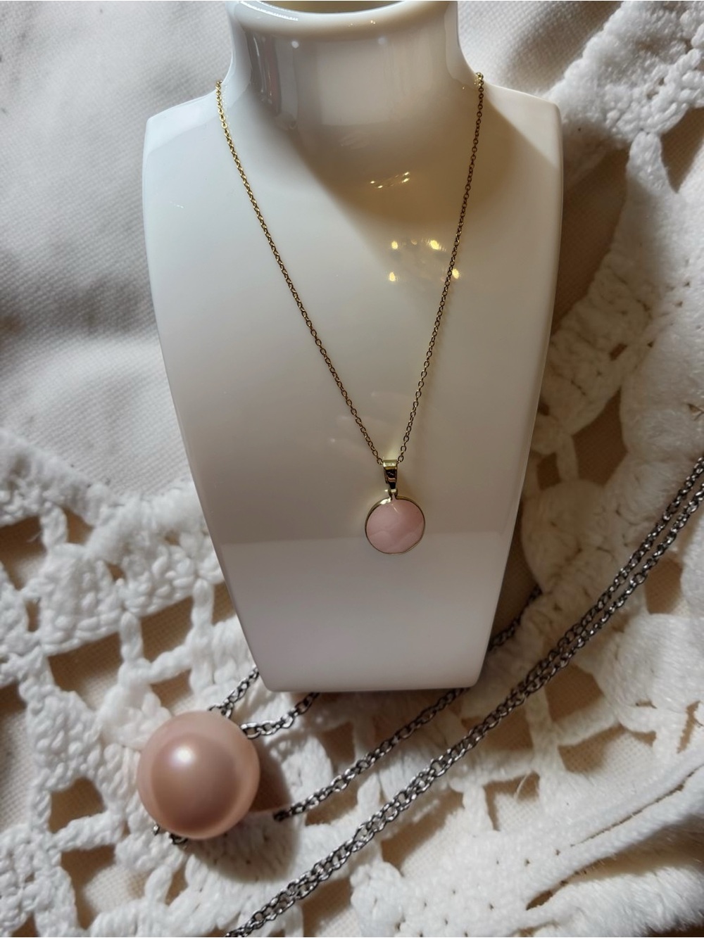 New Gold-Plated Necklace with rose quartz Stone Pendant